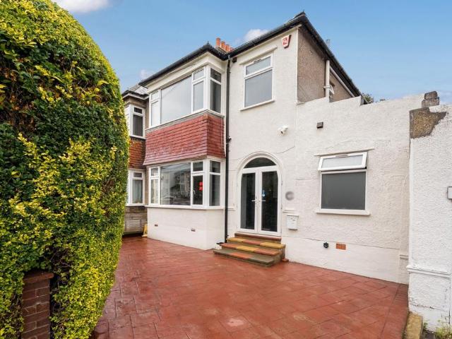 House for sale in London Borough of Lewisham, Brockley