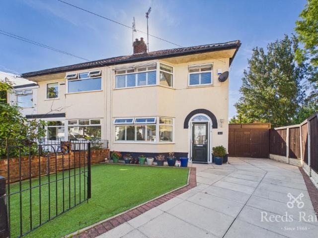 House for sale in Fairfield, Calderstones