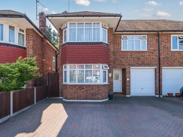 House for sale in Whetstone, Oakleigh Park