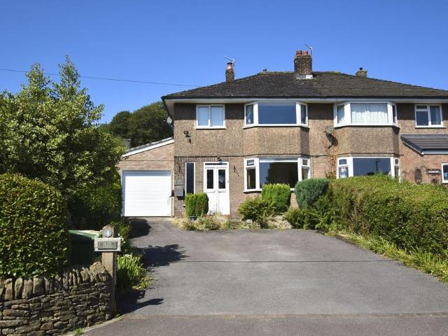 House for sale in Charlesworth, East Midlands