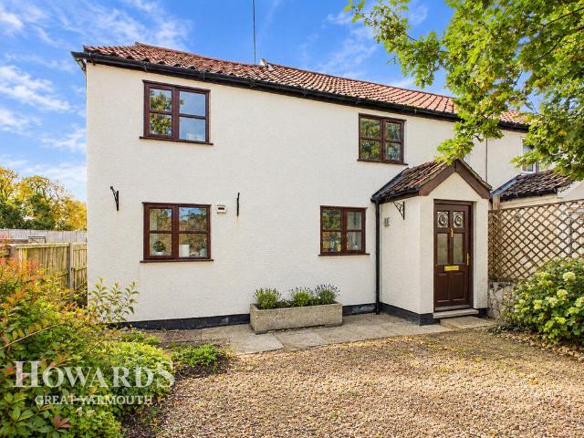House for sale in Filby, Great Yarmouth