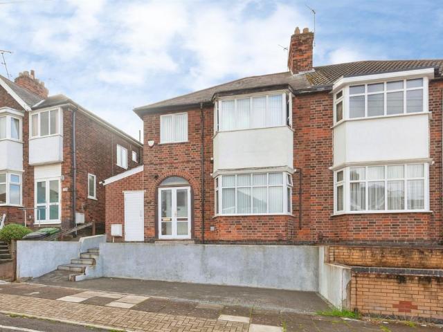 House for sale in Stoneygate, Leicester