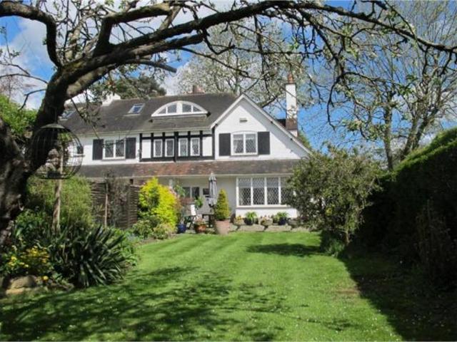House for sale in The Butts, Kent
