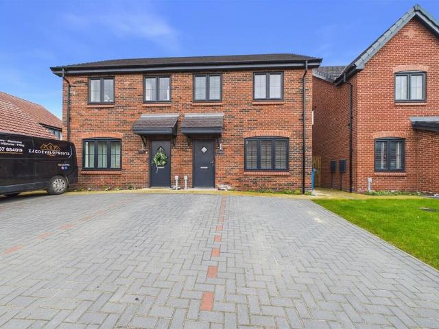 House for sale in Elloughton-cum-Brough, Brough