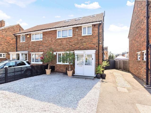 House for sale in Blackfen, Greater London