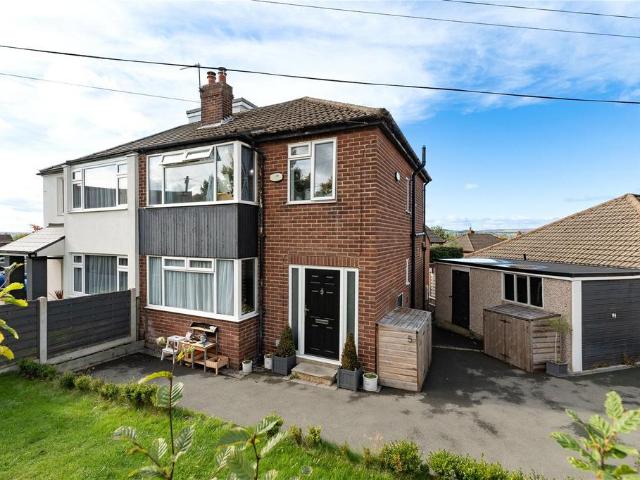 House for sale in Yeadon, Leeds
