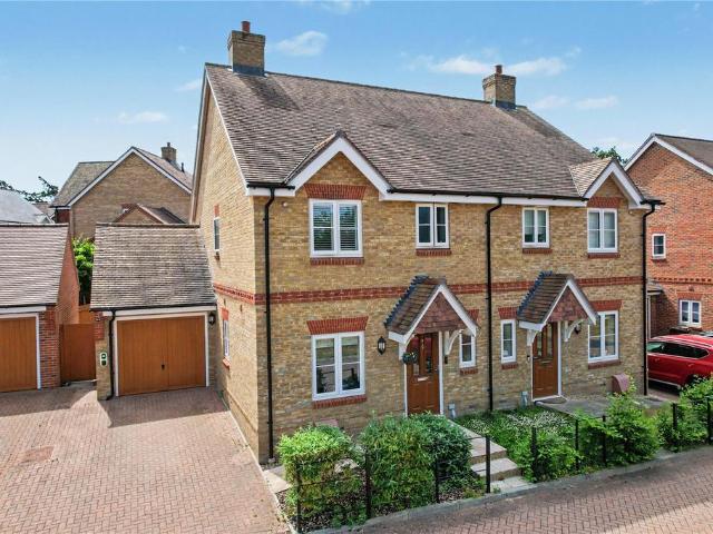 House for sale in Fole, Surrey