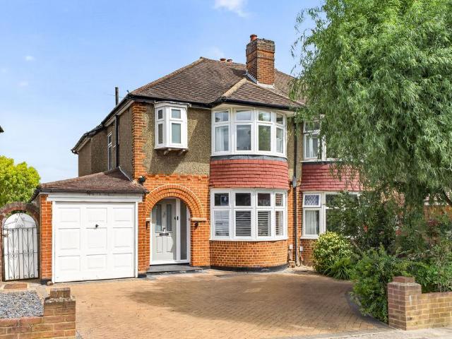 House for sale in Royal Borough of Kingston upon Thames, Greater London