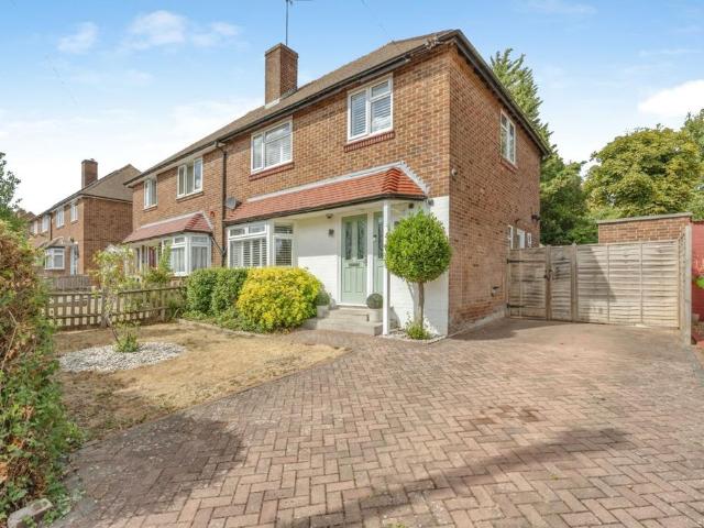 House for sale in London Borough of Croydon, Selsdon