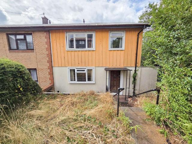 House for sale in Tredomen, Hengoed