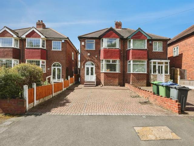 House for sale in Rounds Green, Tividale