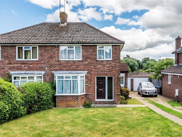 House for sale in Hillview, Surrey