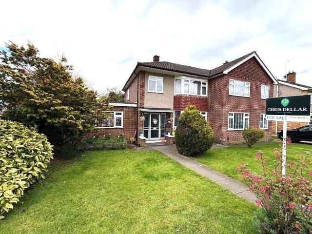 House for sale in Kings Hill, Colliers End