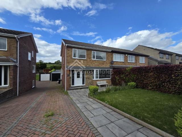 House for sale in Norristhorpe, West Yorkshire