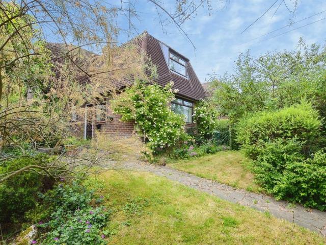 House for sale in Five Acres, Hertfordshire