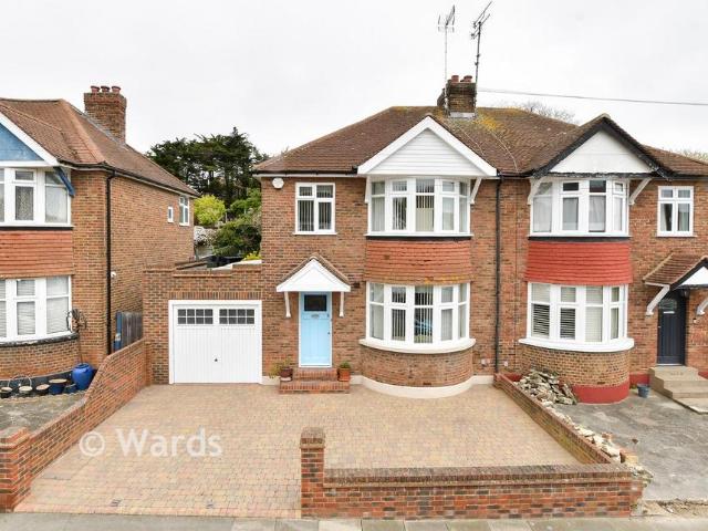 House for sale in Upton, Acol