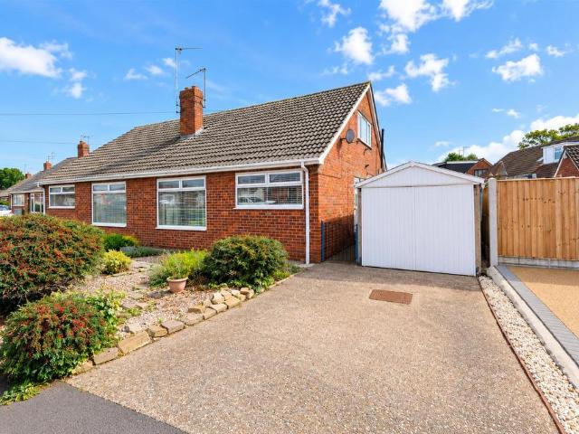 Bungalow for sale in Kingswood, Hull