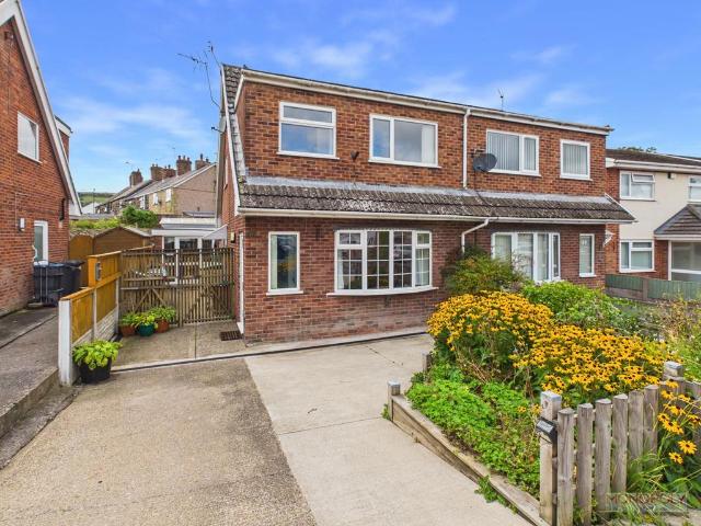 House for sale in Coedpoeth, Wales