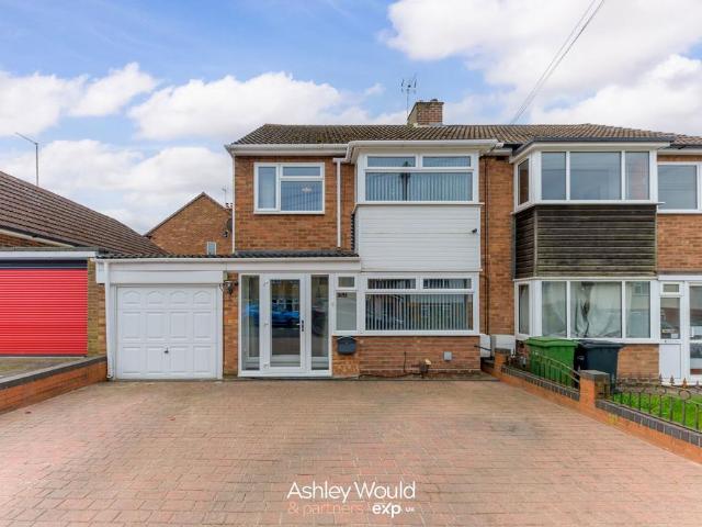 House for sale in Halesowen, West Midlands