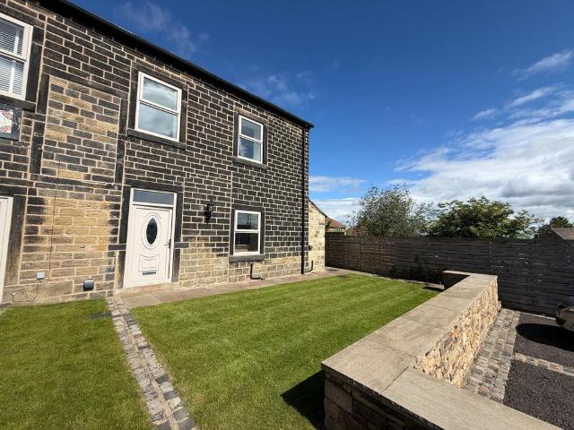 House for sale in Hoylandswaine, South Yorkshire