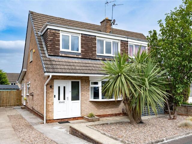House for sale in Westfield, Guiseley
