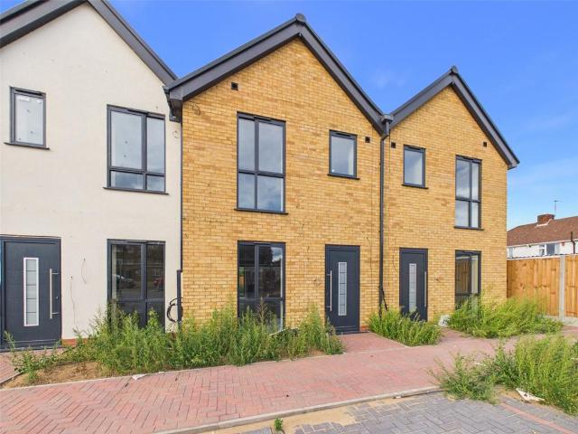 House for sale in London Borough of Hounslow, Feltham