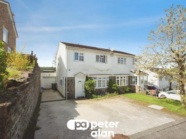 House for sale in Maesycwmmer, Wales