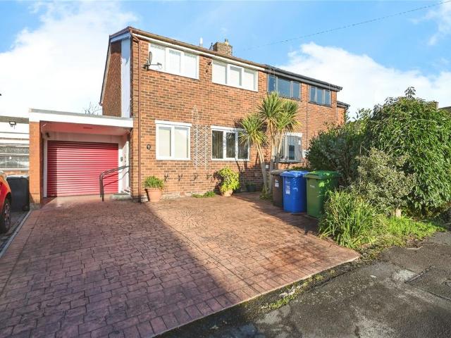 House for sale in Burtonwood and Westbrook, Warrington