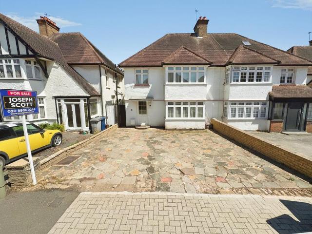 House for sale in Greater London