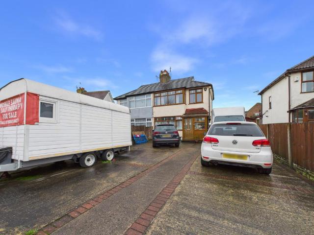 House for sale in Lea, Higher Bartle