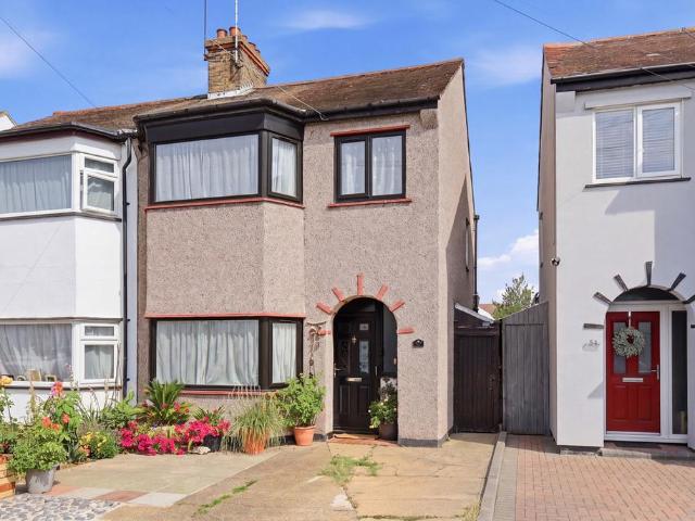 House for sale in Alton Barnes, Essex
