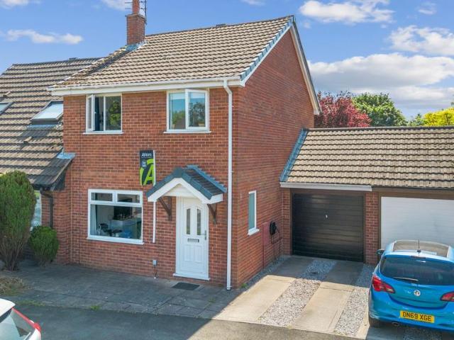 House for sale in Lingley Green, Warrington
