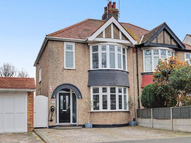 House for sale in North Shoebury, Alton Barnes