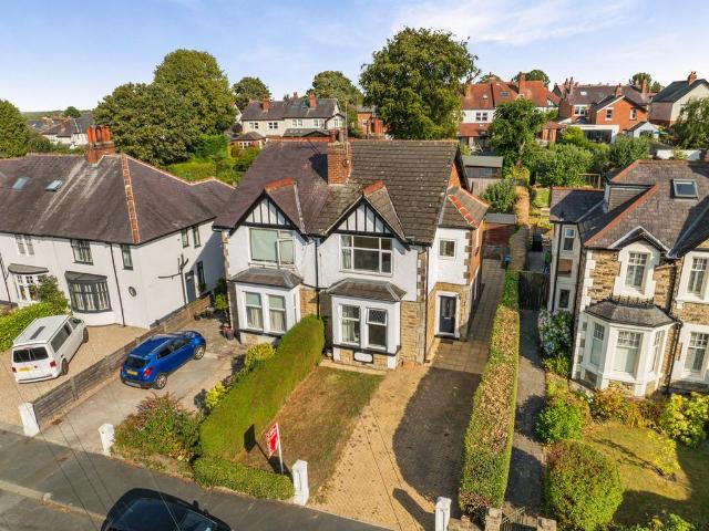 House for sale in Hookstone, Harrogate