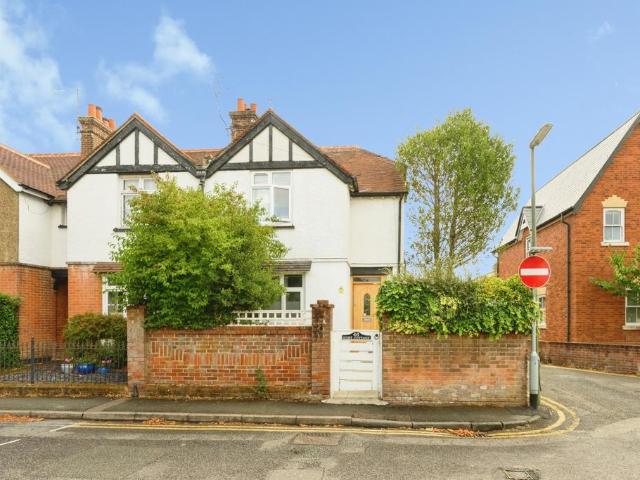 House for sale in Pachesham Park, Surrey