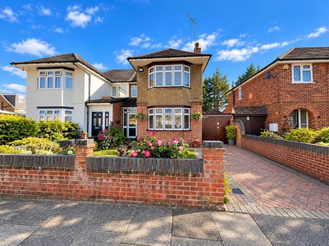 House for sale in Lewsey Farm