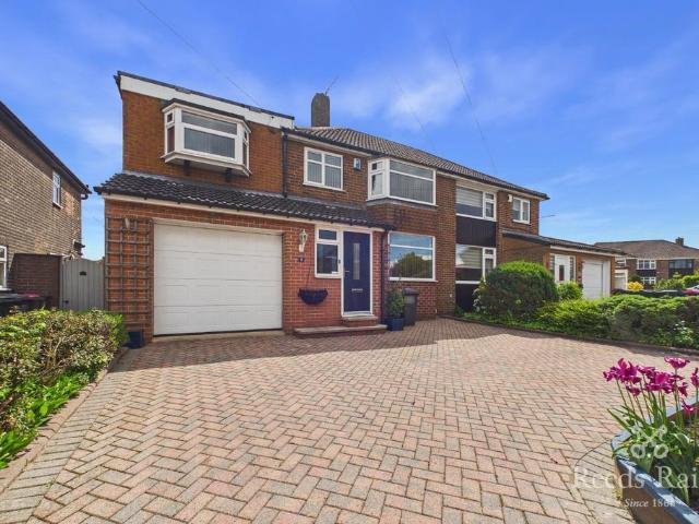 House for sale in Wickersley, South Yorkshire