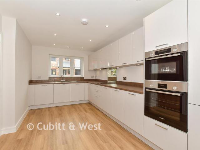 House for sale in Horsham, West Sussex