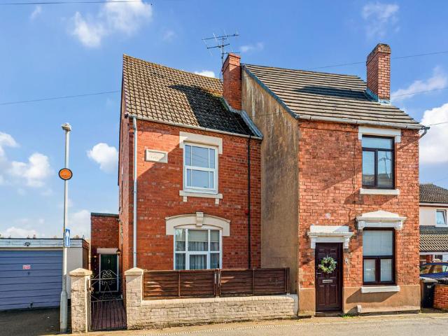 House for sale in Foxholes, Rushock