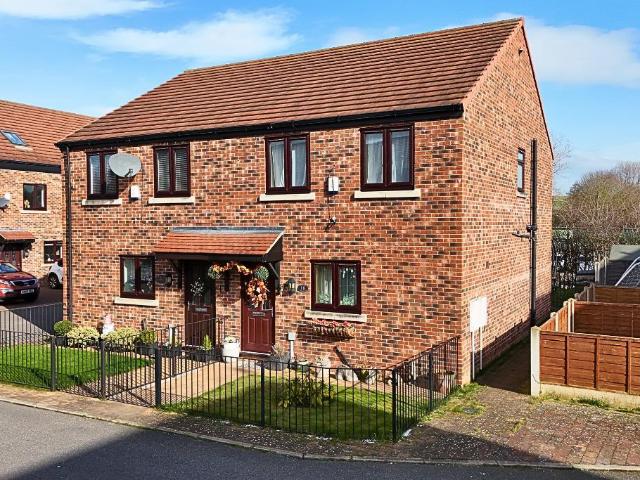 House for sale in Kinsley, West Yorkshire
