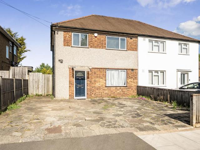 House for sale in Little Stanmore, Greater London