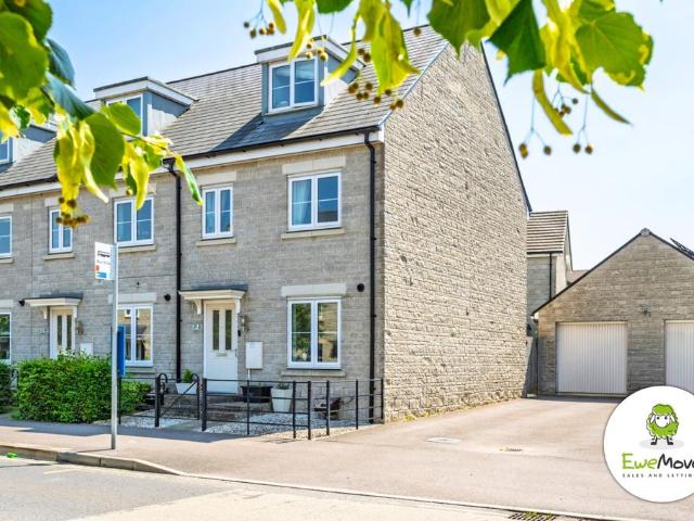 House for sale in Ridgeway Farm, Purton