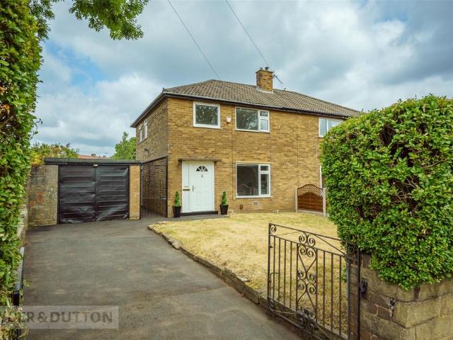 House for sale in Cowlersley, West Yorkshire