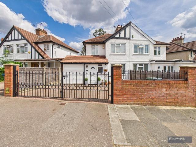 House for sale in Harrow Weald, Greater London