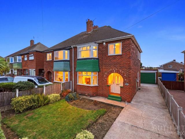 House for sale in South Kirkby and Moorthorpe, South Kirkby