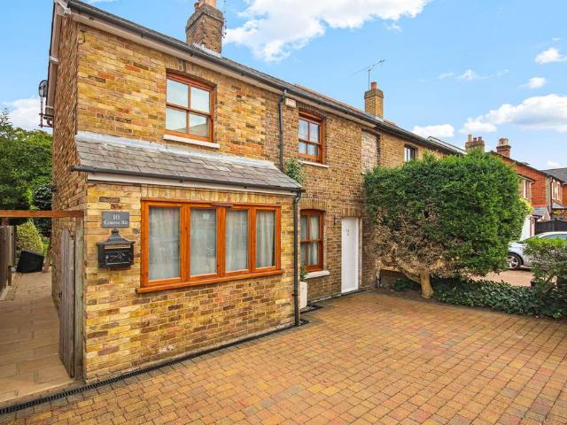 House for sale in North Ascot, Ascot
