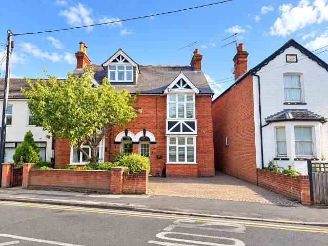 House for sale in Chavey Down, Winkfield
