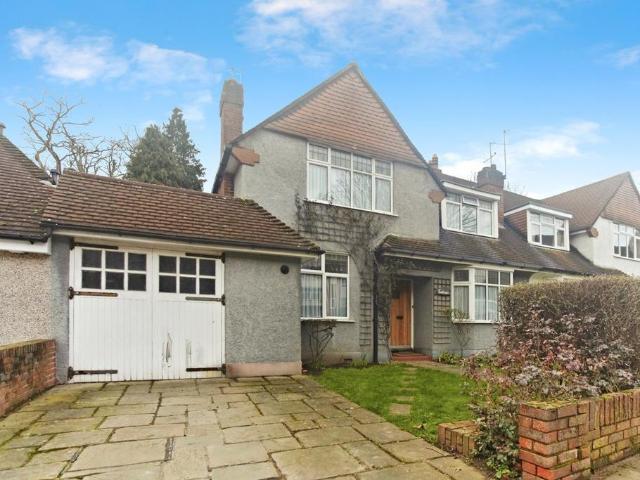House for sale in London Borough of Croydon, Waddon