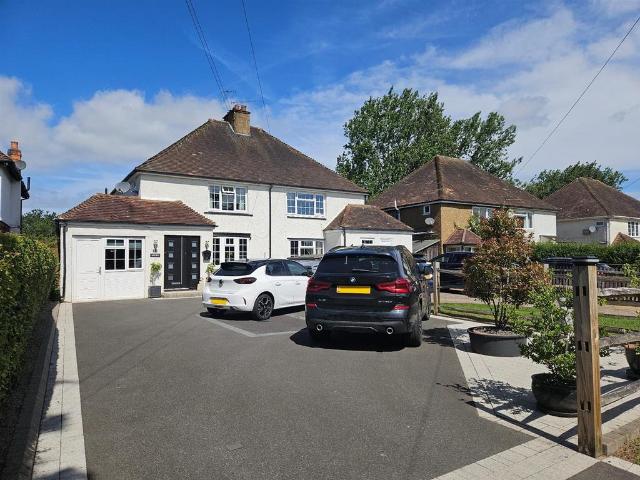 House for sale in Pachesham Park, Surrey