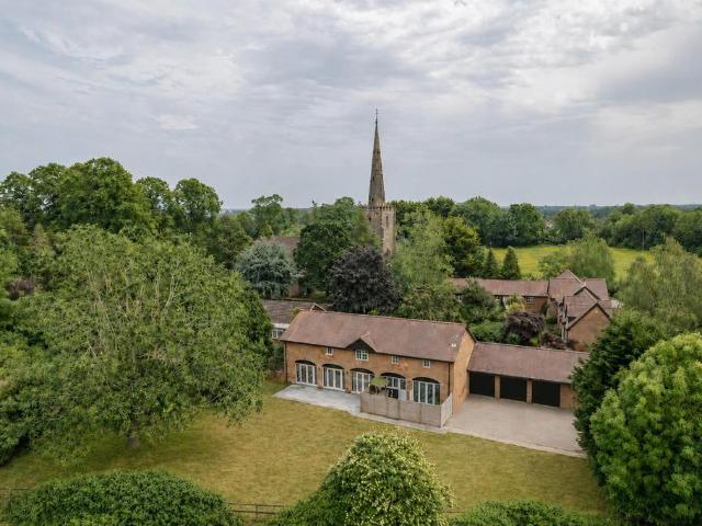 House for sale in Bickenhill, West Midlands